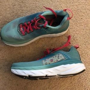 HOKA BONDI 6